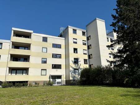 Hausansicht - Dachgeschosswohnung in 75365 Calw mit 80m² kaufen