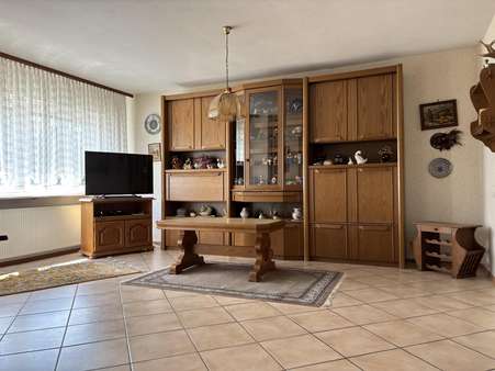 Wohnzimmeransicht 1 - Reihenmittelhaus in 75196 Remchingen mit 125m² kaufen