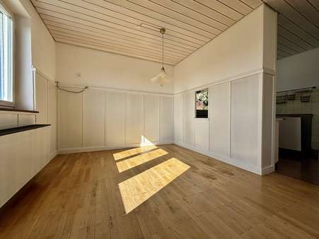 Essbereich und Küche - Einfamilienhaus in 75181 Pforzheim mit 140m² kaufen
