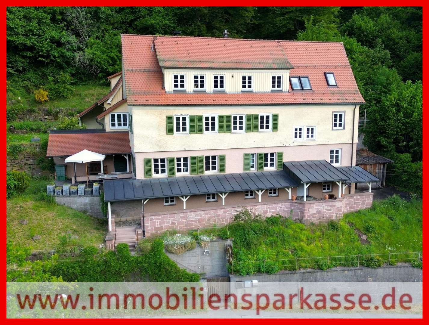 Wohnen mitten im Schwarzwald! Wohnen mitten im Schwarzwald! - Mehrfamilienhaus in 72213 Altensteig mit 392m² kaufen