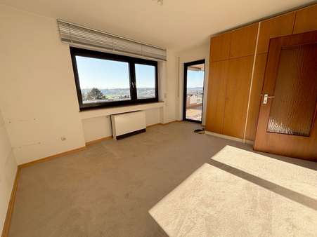 Kinderzimmer mit Balkonzugang - Etagenwohnung in 75417 Mühlacker mit 119m² kaufen