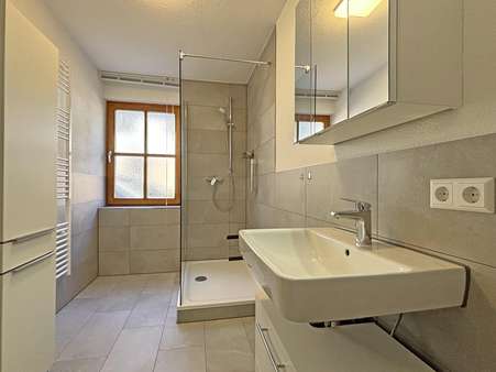 Badezimmer EG Badezimmer EG - Zweifamilienhaus in 75391 Gechingen mit 220m² kaufen