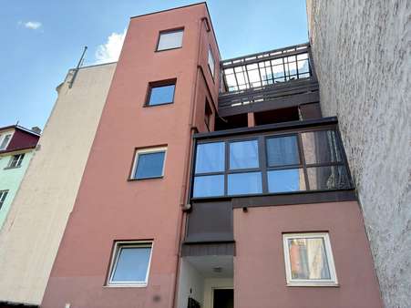 moderner Hintereingang beim Stellplatz moderner Hintereingang beim Stellplatz - Etagenwohnung in 75172 Pforzheim mit 103m² kaufen