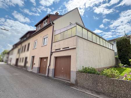 ... auf der Garage - Doppelhaushälfte in 75417 Mühlacker, Enzberg mit 127m² kaufen