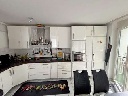 Küche mit Balkonzugang - Etagenwohnung in 75179 Pforzheim mit 52m² kaufen