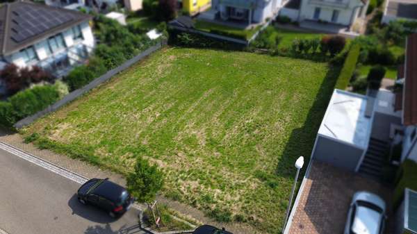 Platz für IHR Traumhaus! Platz für IHR Traumhaus! - Grundstück in 75223 Niefern-Öschelbronn, Niefern mit 600m² kaufen