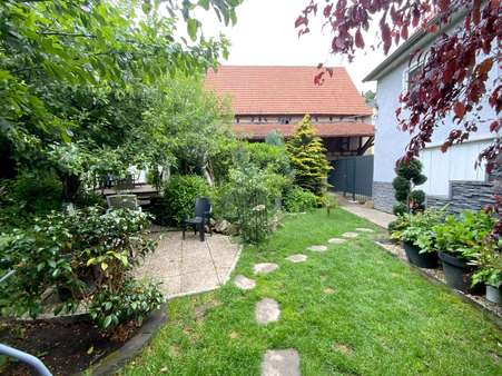schön angelegter Gartenbereich schön angelegter Gartenbereich - Einfamilienhaus in 75417 Mühlacker mit 198m² kaufen