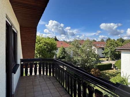 ... zum großen Balkon - Dachgeschosswohnung in 75173 Pforzheim mit 59m² kaufen