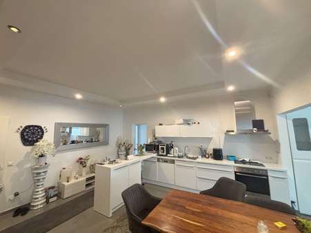 ...mit viel Platz zum kochen ...mit viel Platz zum kochen - Mehrfamilienhaus in 75179 Pforzheim mit 277m² kaufen