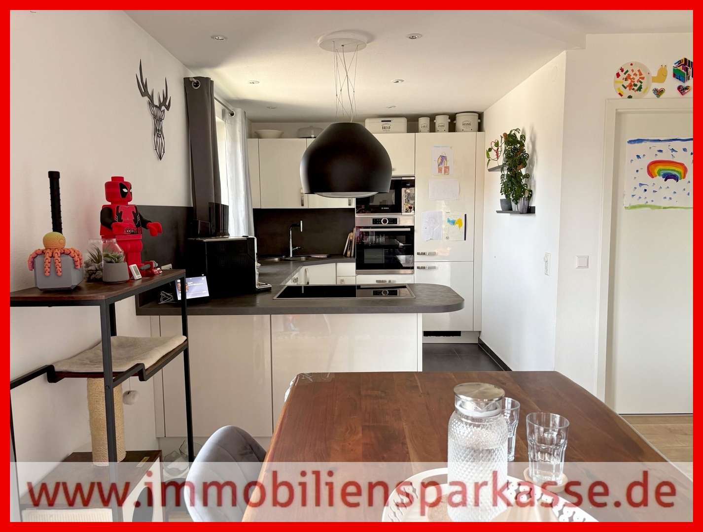 Küche mit Essbereich und Eingang Kinderzimmer - Etagenwohnung in 75378 Bad Liebenzell, Möttlingen mit 103m² kaufen