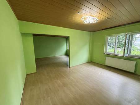 Wohnzimmer - Erdgeschosswohnung in 75177 Pforzheim, Nordstadt mit 105m² kaufen