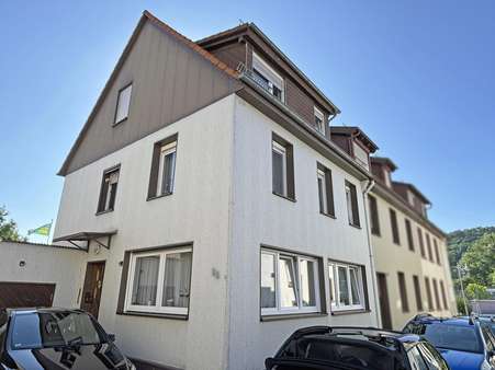 Hausansicht von der Straße Hausansicht von der Straße - Reihenendhaus in 75223 Niefern-Öschelbronn, Niefern mit 100m² kaufen