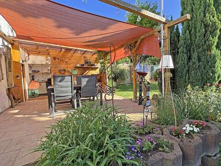 ... mit Grillmöglichkeiten ... mit Grillmöglichkeiten - Reihenendhaus in 75223 Niefern-Öschelbronn, Niefern mit 100m² kaufen