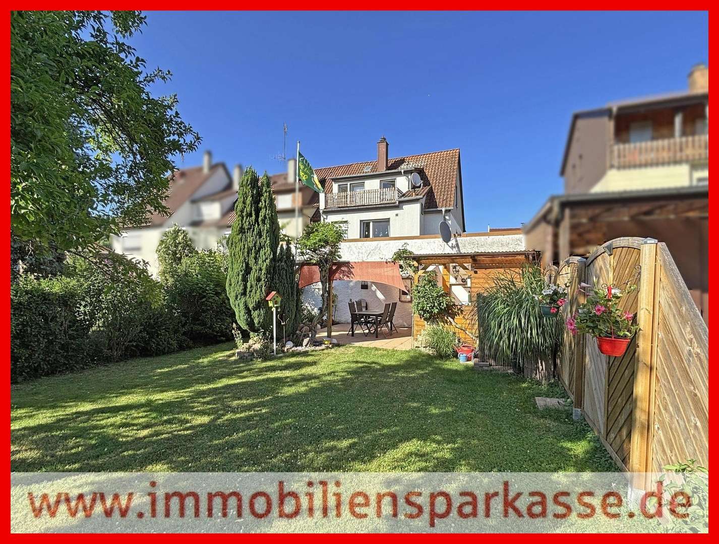 Rückansicht des Hauses Rückansicht des Hauses - Reihenendhaus in 75223 Niefern-Öschelbronn, Niefern mit 100m² kaufen