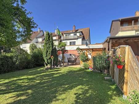 Rückansicht des Hauses Rückansicht des Hauses - Reihenendhaus in 75223 Niefern-Öschelbronn, Niefern mit 100m² kaufen