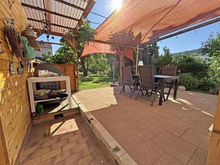 überdachte Terrasse ... überdachte Terrasse ... - Reihenendhaus in 75223 Niefern-Öschelbronn, Niefern mit 100m² kaufen