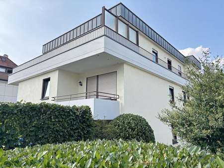 begrünte Eingangsseite begrünte Eingangsseite - Erdgeschosswohnung in 75180 Pforzheim mit 39m² kaufen