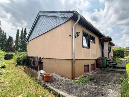 seitliche Ansicht seitliche Ansicht - Bungalow in 75417 Mühlacker, Dürrmenz mit 113m² kaufen
