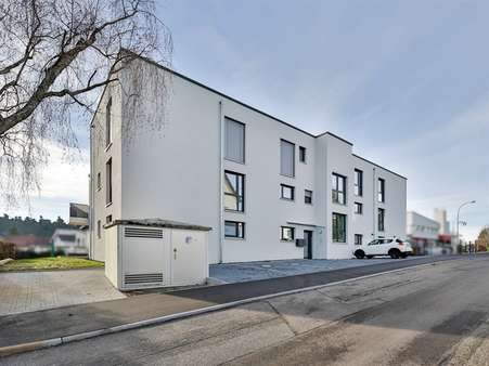 Außenansicht - Etagenwohnung in 75328 Schömberg mit 87m² kaufen