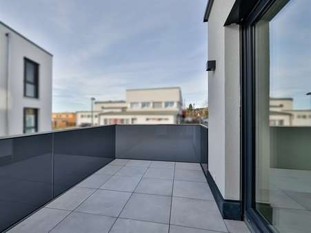Balkon - Etagenwohnung in 75328 Schömberg mit 87m² kaufen
