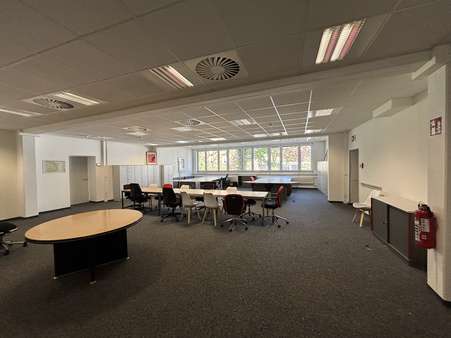221 - Büro in 75177 Pforzheim mit 2350m² mieten