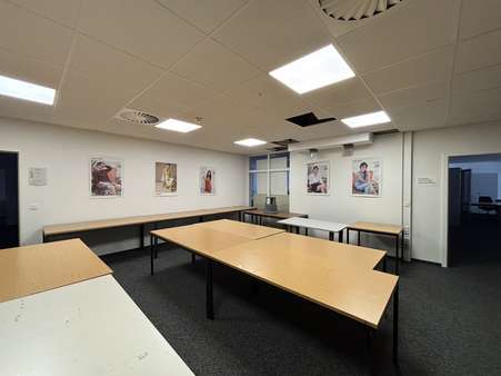 220 - Büro in 75177 Pforzheim mit 2350m² mieten