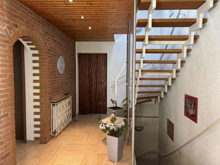 Eingangsbereich - Einfamilienhaus in 75181 Pforzheim mit 180m² kaufen