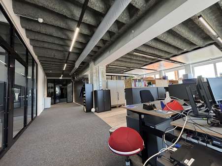 33 33 - Büro in 75177 Pforzheim mit 2304m² mieten