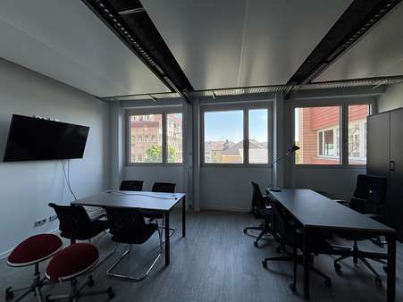 37 37 - Büro in 75177 Pforzheim mit 2304m² mieten