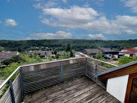 toller Blick vom Balkon - Einfamilienhaus in 75228 Ispringen mit 97m² kaufen