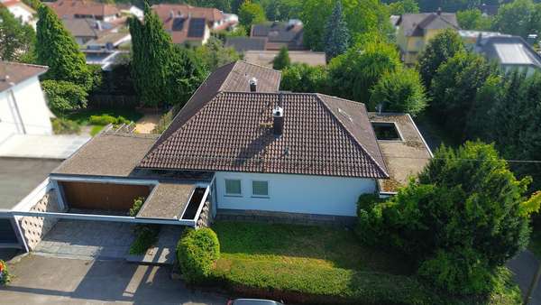 Viel Platz für Sie und Ihre Familie! Viel Platz für Sie und Ihre Familie! - Bungalow in 75173 Pforzheim, Südweststadt mit 180m² kaufen