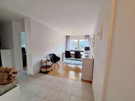 Blick vom Flur - Souterrain-Wohnung in 75305 Neuenbürg mit 90m² kaufen