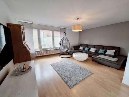 Wohnzimer - Souterrain-Wohnung in 75305 Neuenbürg mit 90m² kaufen