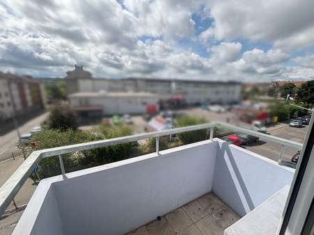 ...Zugang zum Balkon - Etagenwohnung in 75177 Pforzheim, Nordstadt mit 60m² kaufen