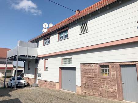 Außenansicht Außenansicht - Zweifamilienhaus in 75305 Neuenbürg mit 160m² kaufen