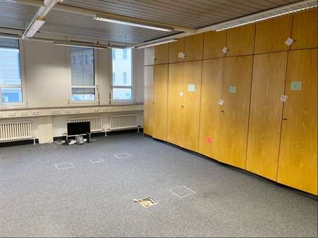 großzügige Büroflächen - Büro in 75365 Calw mit 189m² mieten