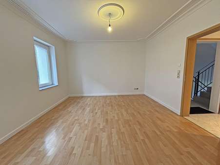 ... mit viel Tageslicht ... mit viel Tageslicht - Erdgeschosswohnung in 75417 Mühlacker mit 98m² kaufen