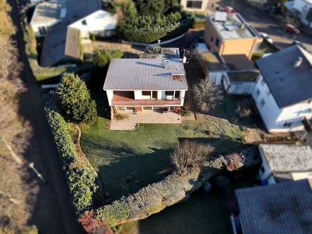 Sonnige Südansicht von oben Sonnige Südansicht von oben - Einfamilienhaus in 75180 Pforzheim mit 124m² kaufen