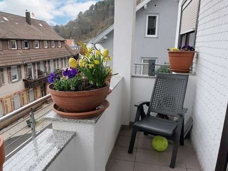 ...zum Balkon - Erdgeschosswohnung in 75323 Bad Wildbad mit 93m² kaufen