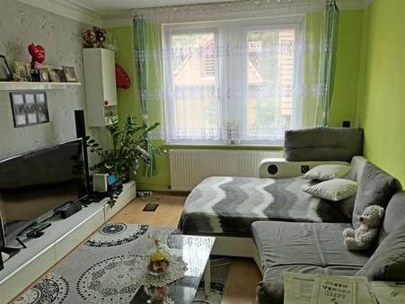 Wohnzimmer Wohnung 2 - Mehrfamilienhaus in 75180 Pforzheim mit 250m² kaufen
