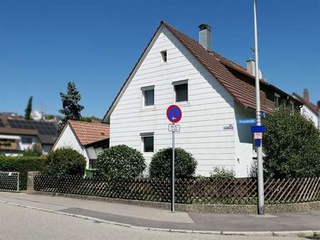 Ansicht von der Straße - Einfamilienhaus in 75223 Niefern-Öschelbronn mit 90m² kaufen