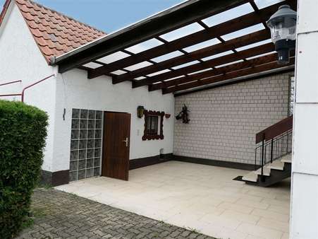 überdachte Hoffläche - Einfamilienhaus in 75223 Niefern-Öschelbronn mit 90m² kaufen