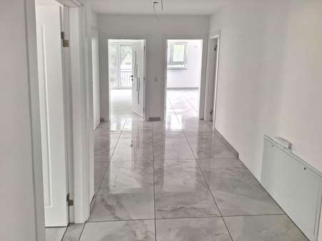 heller Flur - Etagenwohnung in 75179 Pforzheim mit 107m² kaufen