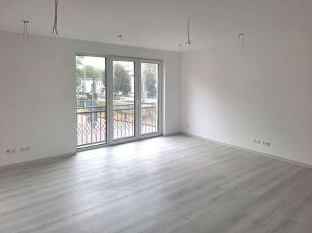 Wohnzimmer - Etagenwohnung in 75179 Pforzheim mit 107m² kaufen