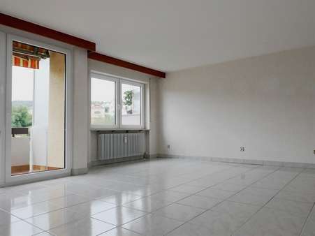 Wohnzimmeransicht 3 - Etagenwohnung in 75217 Birkenfeld mit 68m² kaufen
