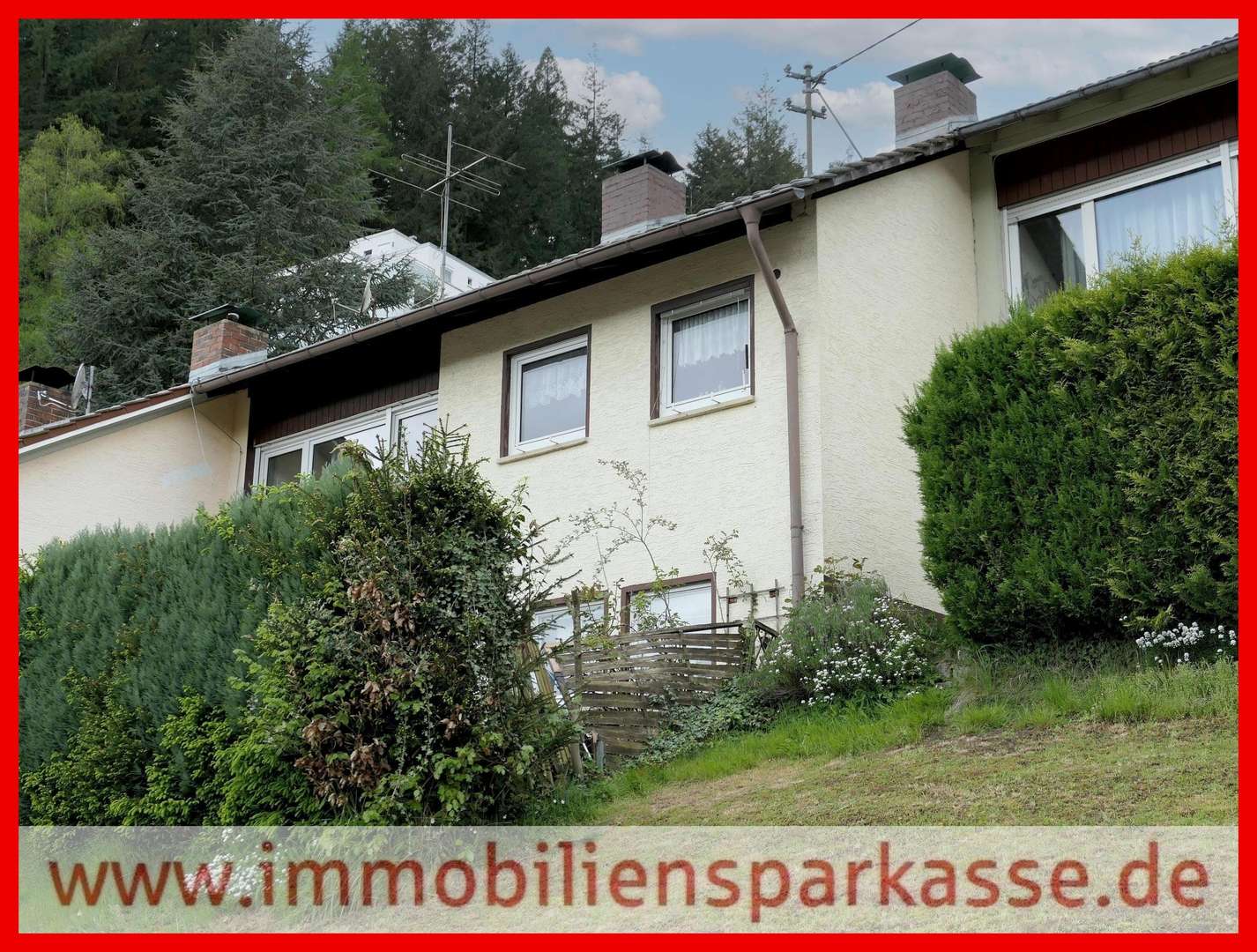 Hausansicht Hausansicht - Reihenmittelhaus in 75323 Bad Wildbad mit 76m² kaufen