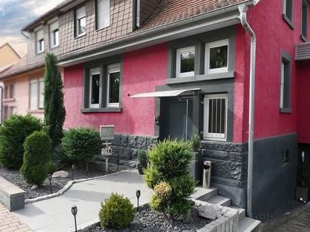 Willkommen Zuhause - Doppelhaushälfte in 75038 Oberderdingen mit 143m² kaufen