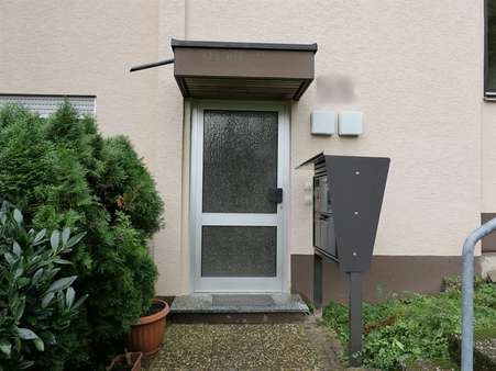 Hauseingang - Etagenwohnung in 75399 Unterreichenbach mit 40m² kaufen