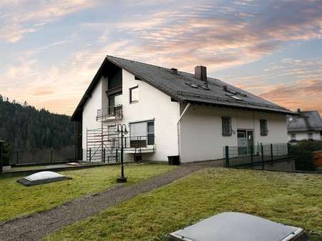 Hausansicht - Etagenwohnung in 75323 Bad Wildbad mit 76m² kaufen
