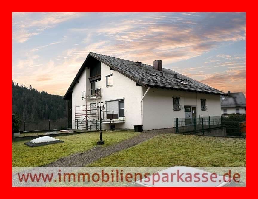 Hausansicht - Etagenwohnung in 75323 Bad Wildbad mit 76m² kaufen